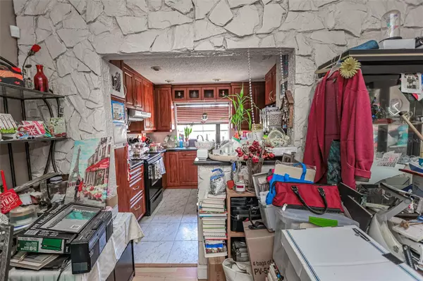 Seminole, FL 33777,10039 88TH ST