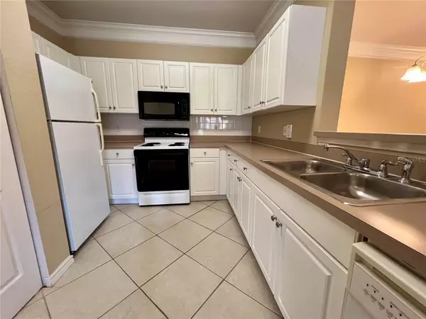 Tampa, FL 33615,4333 BAYSIDE VILLAGE DR #327