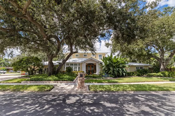 8846 MERRIMOOR BLVD E, Seminole, FL 33777