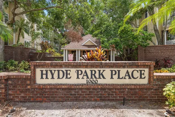 Tampa, FL 33606,1000 W HORATIO ST #215