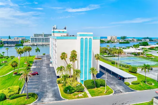 Largo, FL 33774,10216 REGAL DR #705