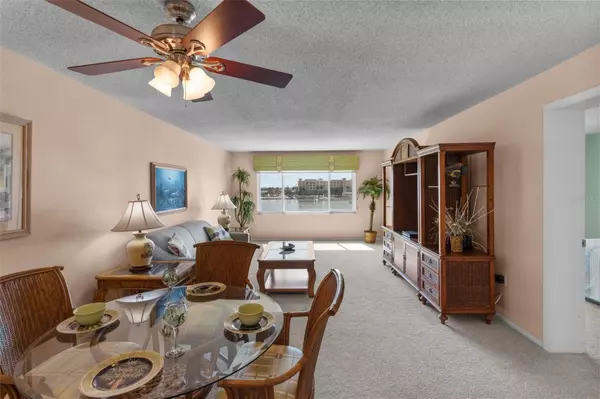 St Petersburg, FL 33708,4775 COVE CIR #407