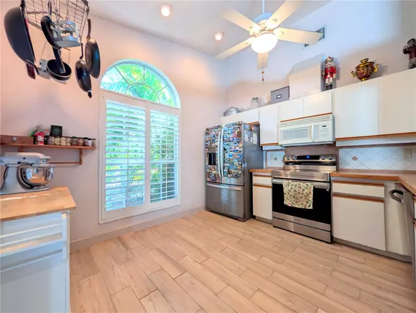 Largo, FL 33774,11469 OAKHURST RD