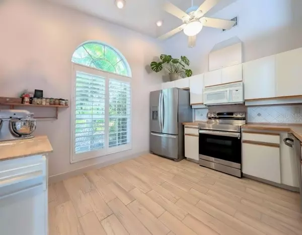 Largo, FL 33774,11469 OAKHURST RD