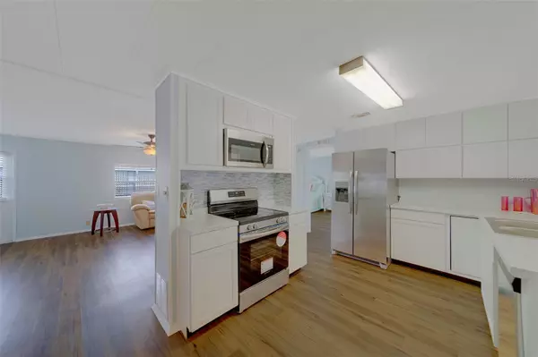 Largo, FL 33774,12501 ULMERTON RD #77