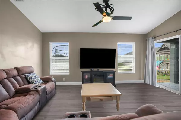 Zephyrhills, FL 33540,7936 MERCHANTVILLE CIR