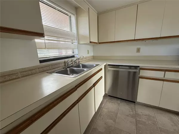Treasure Island, FL 33706,145 116TH AVE #303