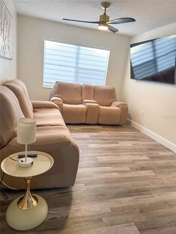 New Port Richey, FL 34652,7011 OAKWOOD DR