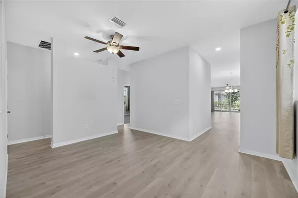Apollo Beach, FL 33572,6138 VOYAGERS PL