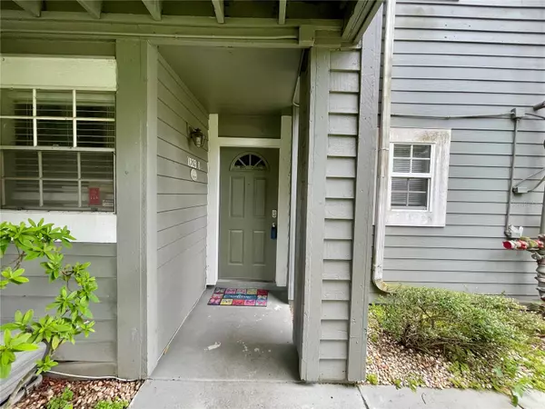Temple Terrace, FL 33617,11828 SKYLAKE PL
