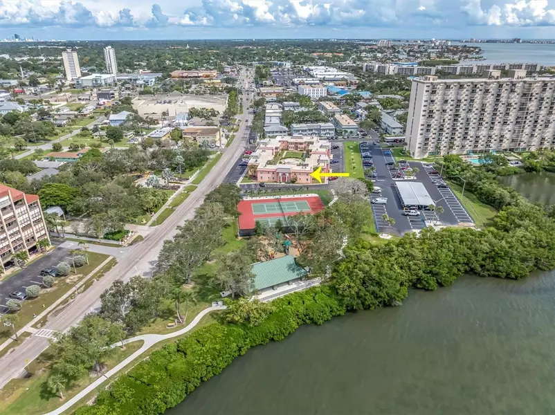 1150 RUE DES REINES #2B, South Pasadena, FL 33707