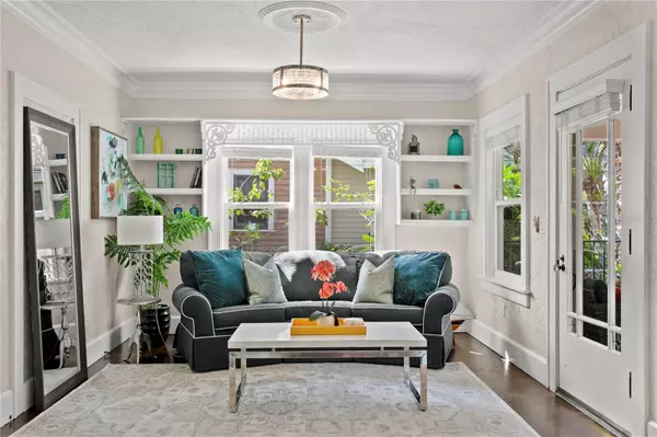 St Petersburg, FL 33701,850 13TH AVE N