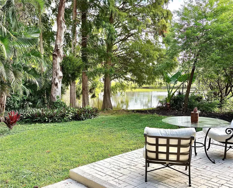 635 FLORENZ CIR NE, St Petersburg, FL 33703