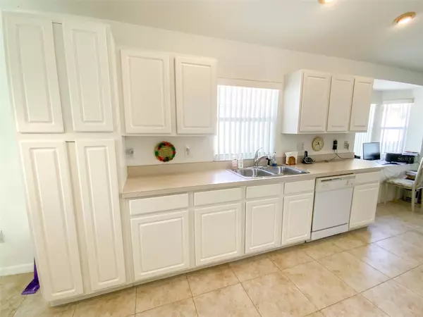 Tarpon Springs, FL 34689,479 BRILAND ST
