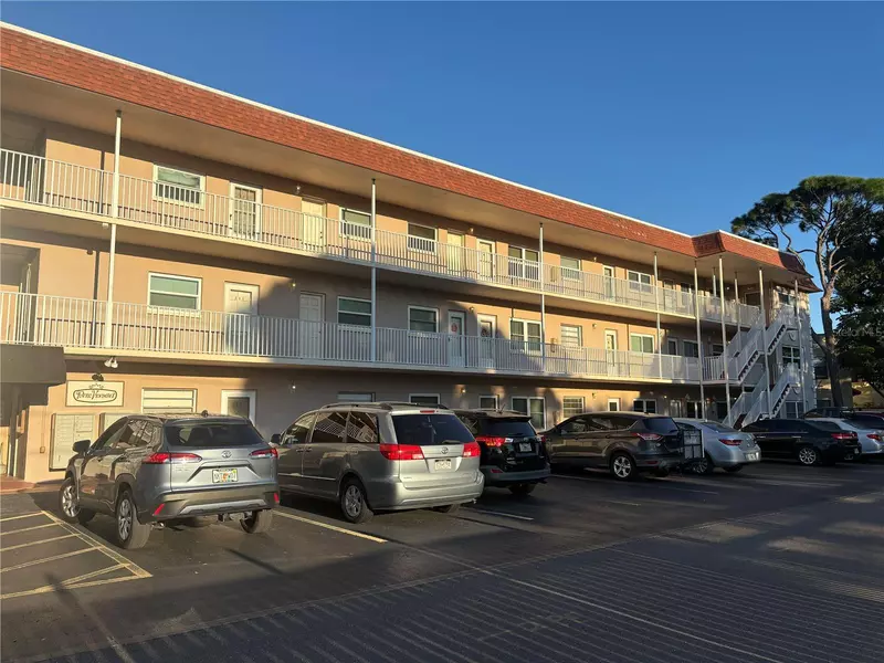 6645 1ST AVE N #307, St Petersburg, FL 33710