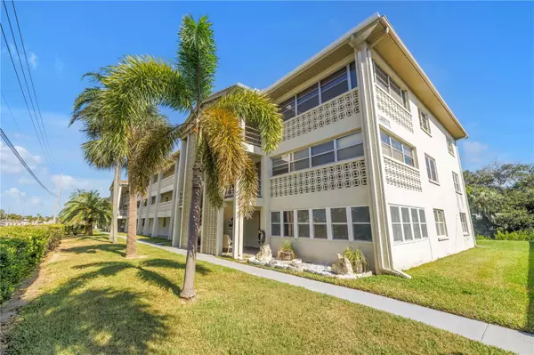 4455 DUHME RD #109, St Petersburg, FL 33708
