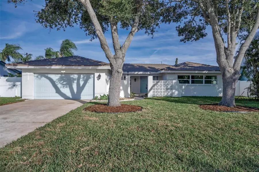 1695 CLEARWATER HARBOR DR, Largo, FL 33770