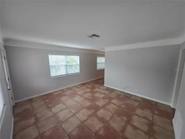 St Petersburg, FL 33710,5721 10TH AVE N