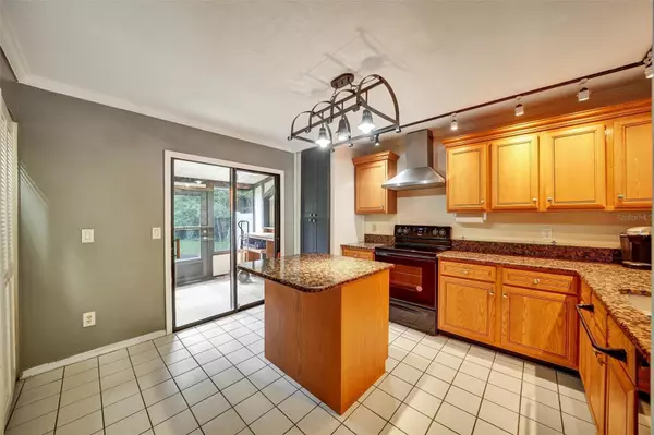 Tampa, FL 33647,5100 BURCHETTE RD #2306