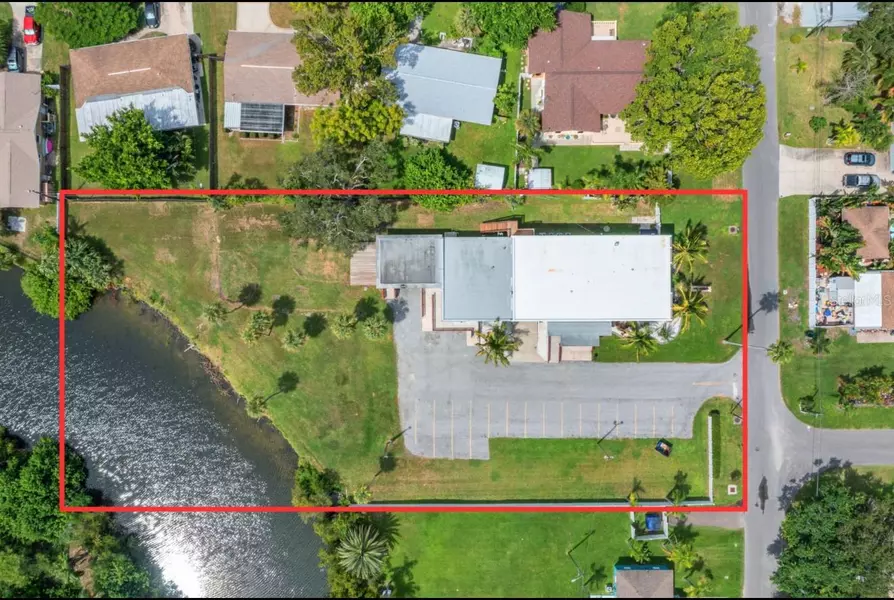 10830 NAVAJO DR, St Petersburg, FL 33708