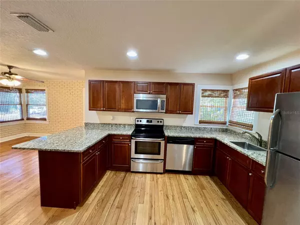 Dunedin, FL 34698,25 HIGHLAND AVE