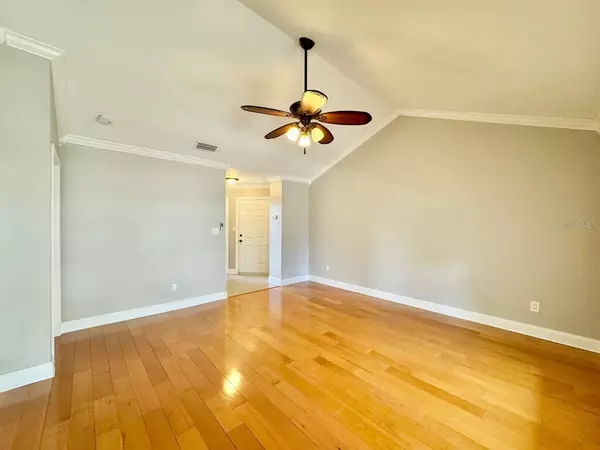 Tampa, FL 33614,8615 MALLARD RESERVE DR #201