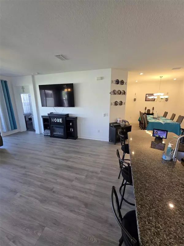 Palmetto, FL 34221,10934 WENDOVER DR