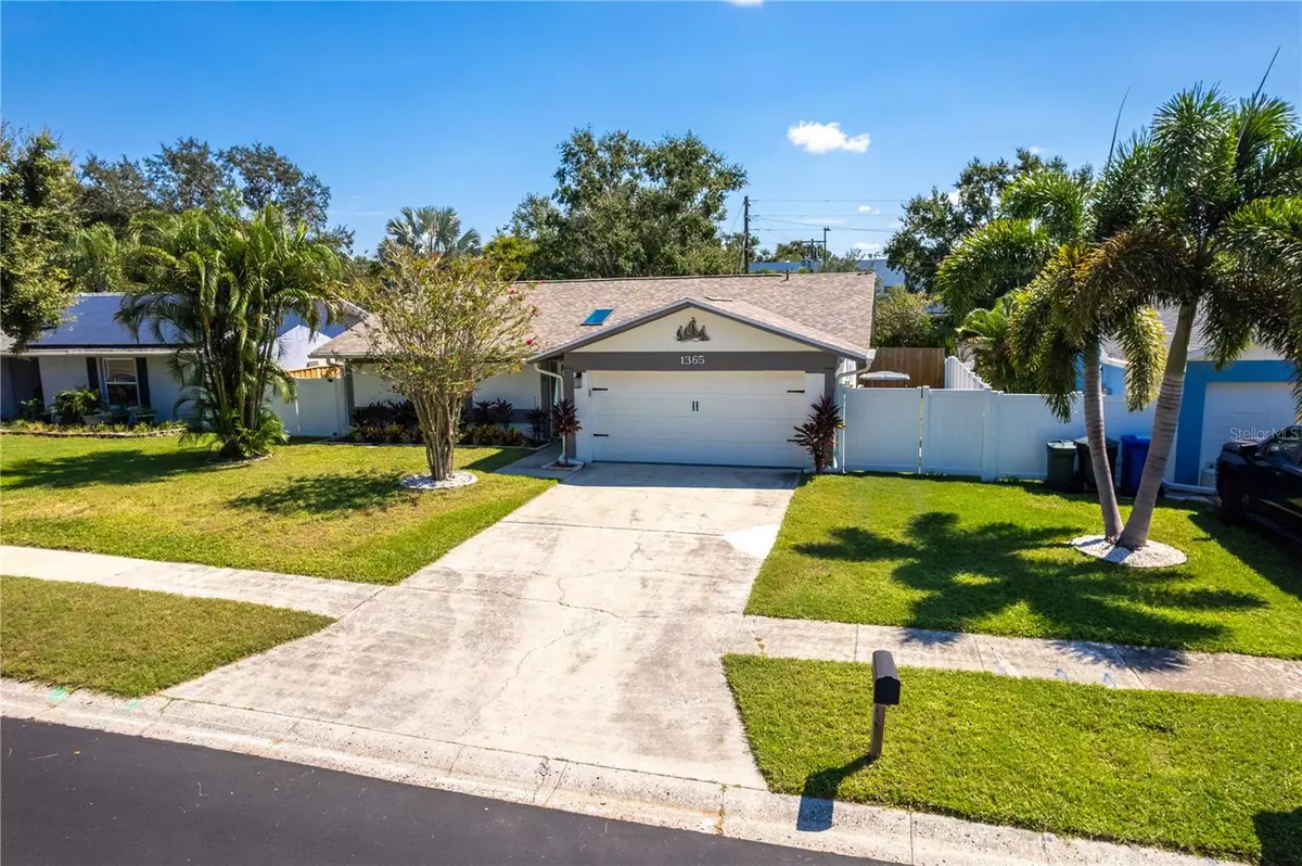 Dunedin, FL 34698,1365 WINDING BROOK WAY