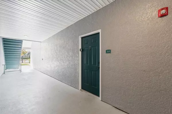 Tampa, FL 33647,18001 RICHMOND PLACE DR #215