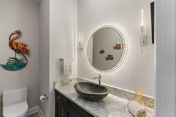 St Petersburg, FL 33701,100 BEACH DR NE #301