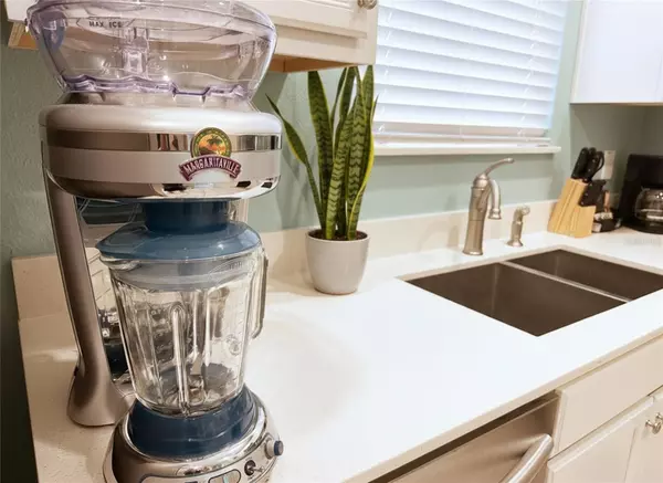 Kissimmee, FL 34747,8049 DREAMSICLE DR