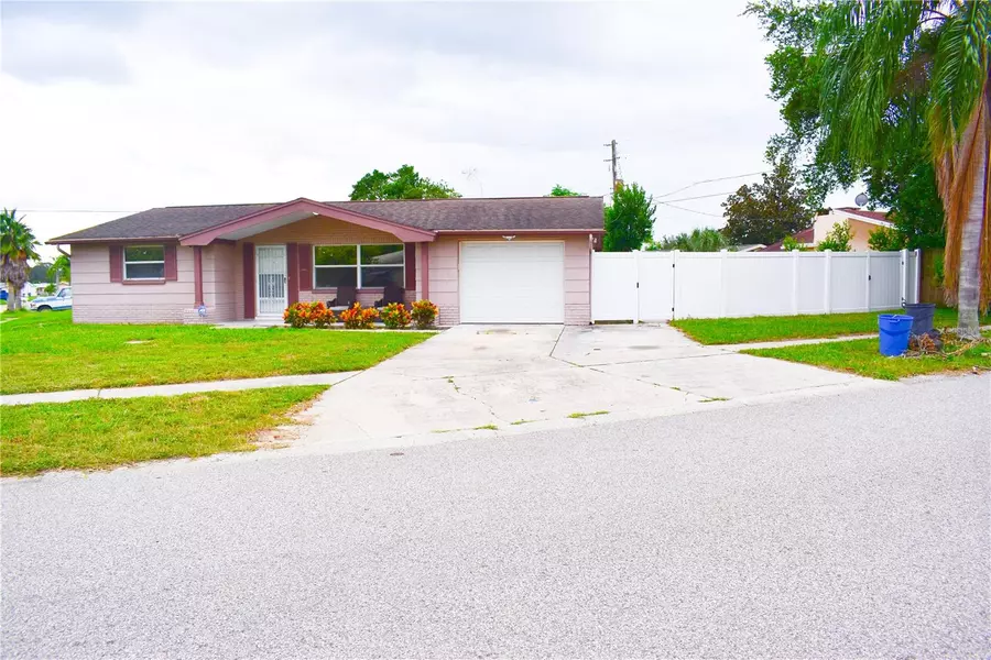 5108 SANDALWOOD DR, Holiday, FL 34690