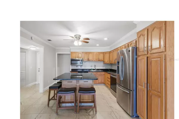 Tampa, FL 33615,8717 BAY POINTE DR