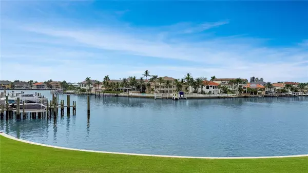 6240 KIPPS COLONY CT S #101, Gulfport, FL 33707