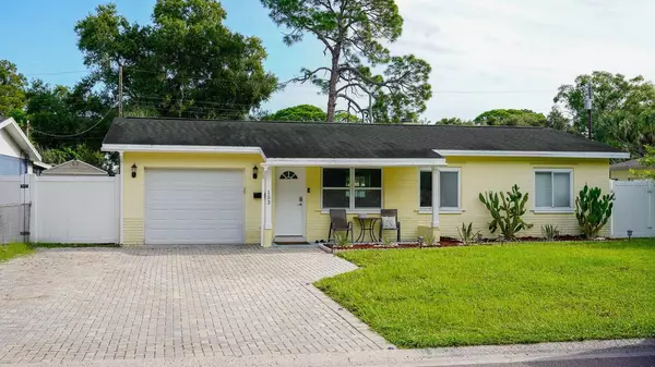 St Petersburg, FL 33703,153 SW MONROE CIR N