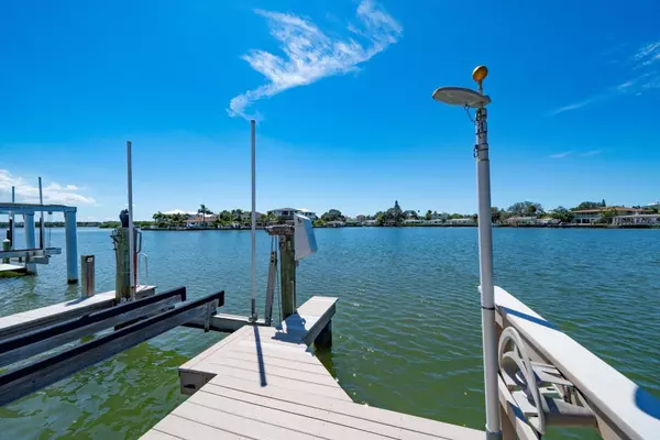 Indian Rocks Beach, FL 33785,417 20TH AVE