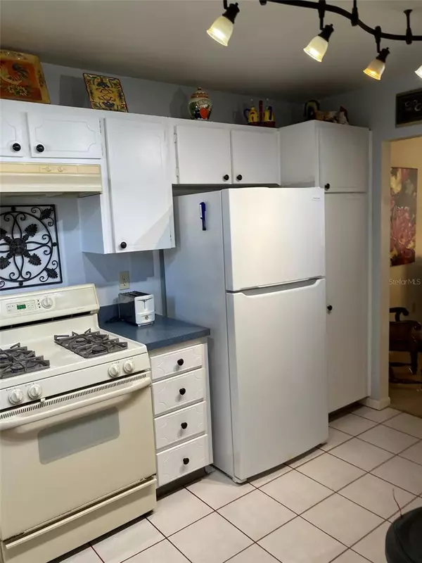 St Petersburg, FL 33709,5521 80TH ST N #215