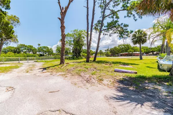 Port Richey, FL 34668,5325 TREADWAY DR