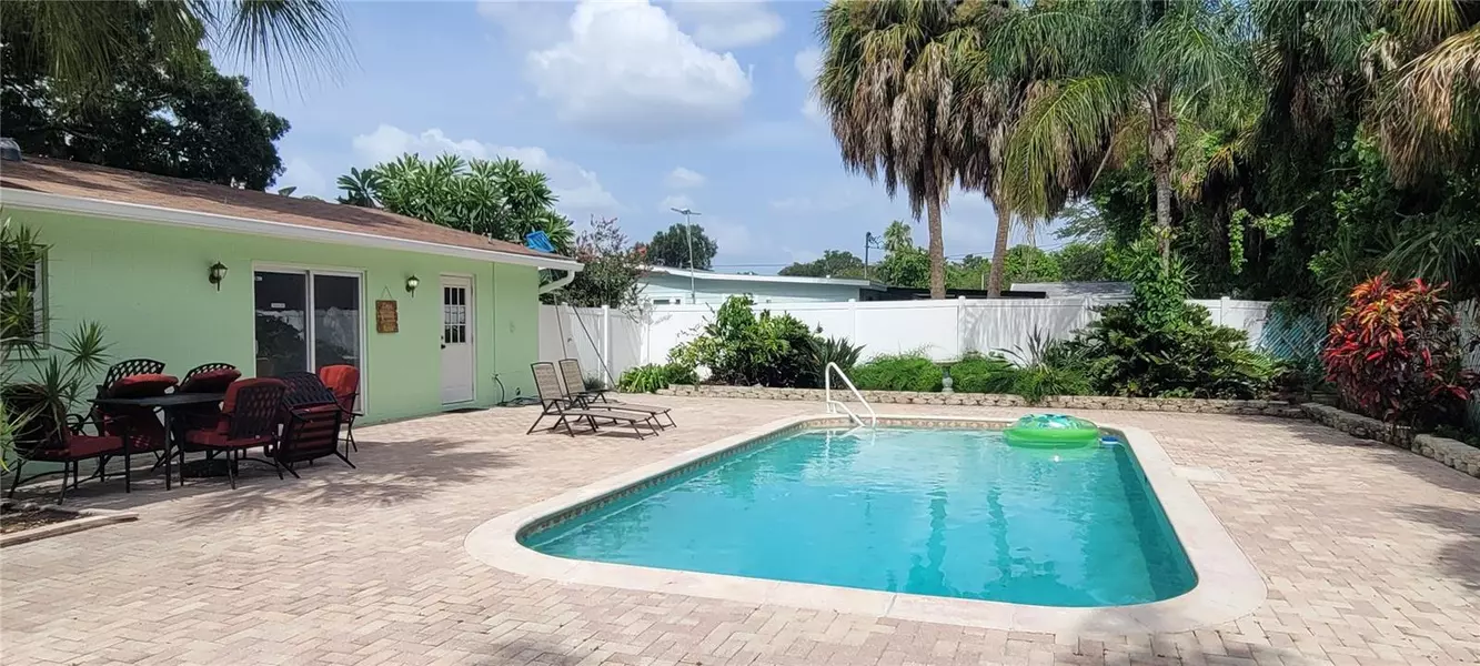 7610 W HENRY AVE, Tampa, FL 33615