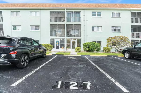 St Petersburg, FL 33702,801 83RD AVE N #127