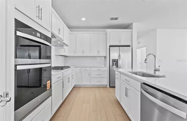 Wesley Chapel, FL 33545,33308 BINDING TIES LN