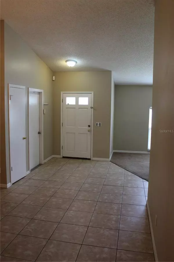 Tampa, FL 33624,10131 CEDAR DUNE DR