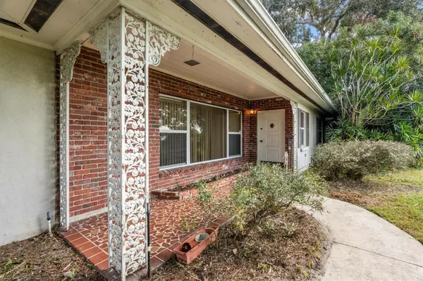 Lakeland, FL 33803,225 LAKE HOLLINGSWORTH DR