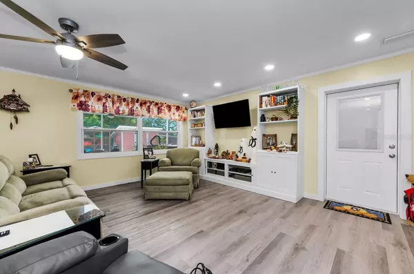 Tarpon Springs, FL 34689,740 LOQUAT DR.