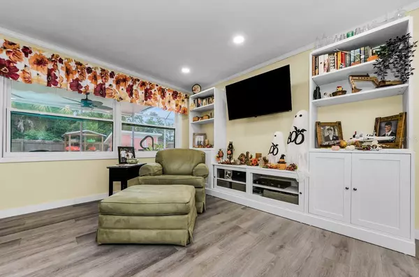 Tarpon Springs, FL 34689,740 LOQUAT DR.
