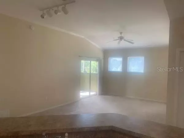 Tampa, FL 33619,10106 COURTNEY OAKS CIR #304