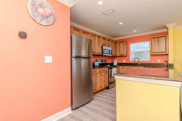 Gulfport, FL 33707,5605 SHORE BLVD S #B