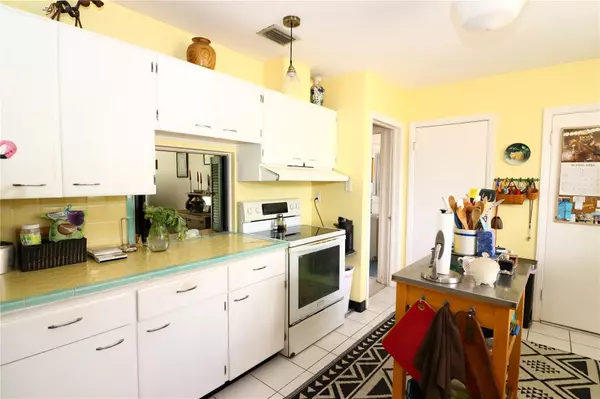 Clearwater, FL 33755,1467 JACARANDA CIR N