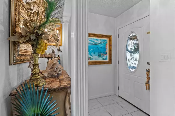 Tarpon Springs, FL 34689,388 MOORINGS COVE DR #6E