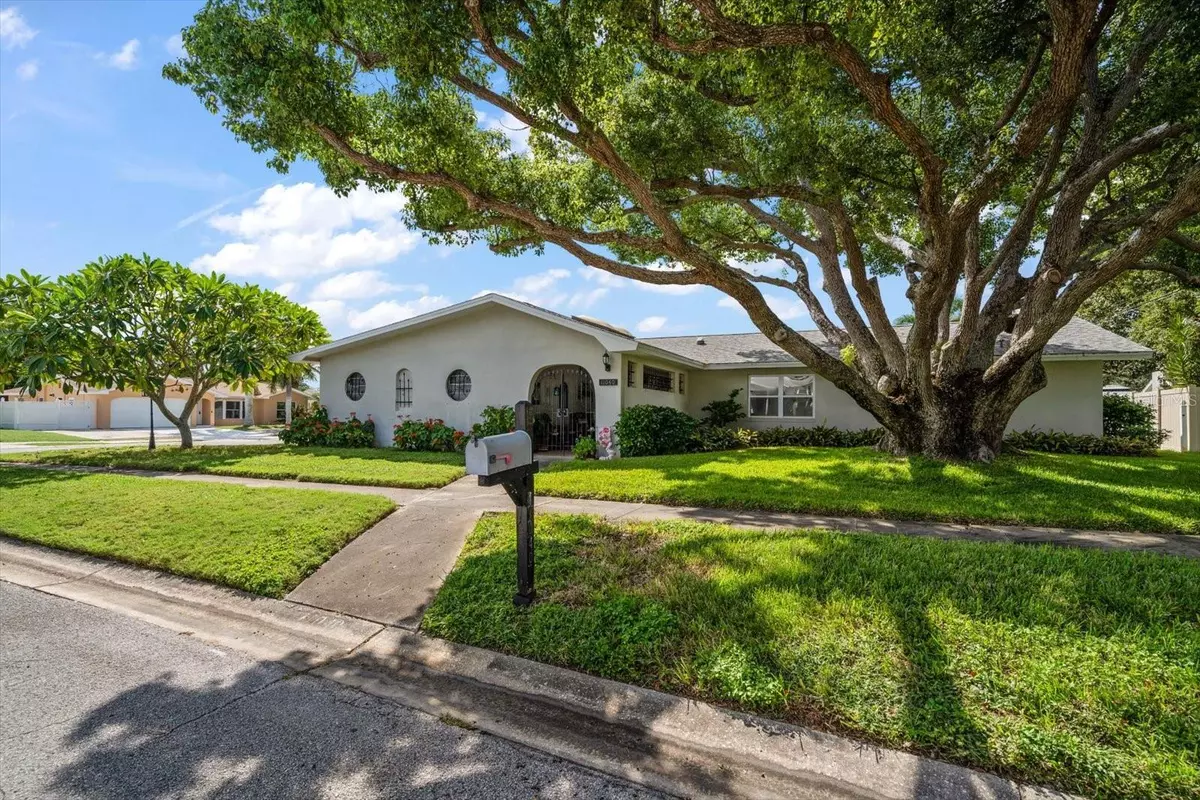 Largo, FL 33774,11040 141ST WAY